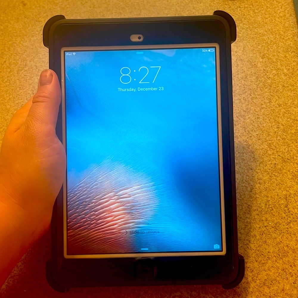 iPad Mini First Generation, 16 G with otter box case